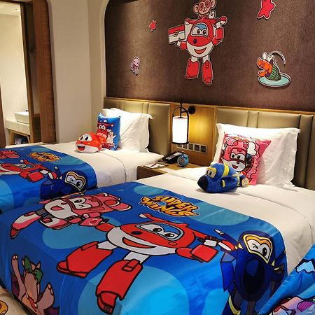 Crowne Plaza Qingdaoorientalmoviemetropolis By Ihg Ξενοδοχείο Εξωτερικό φωτογραφία