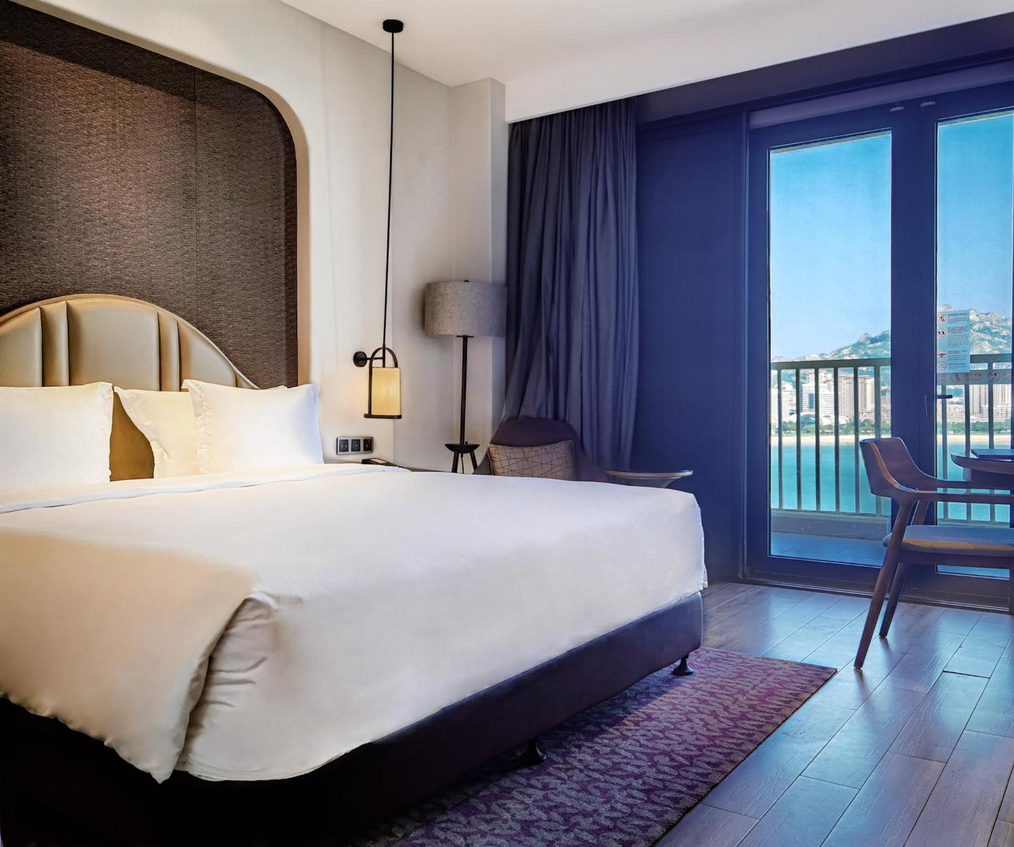 Crowne Plaza Qingdaoorientalmoviemetropolis By Ihg Ξενοδοχείο Εξωτερικό φωτογραφία