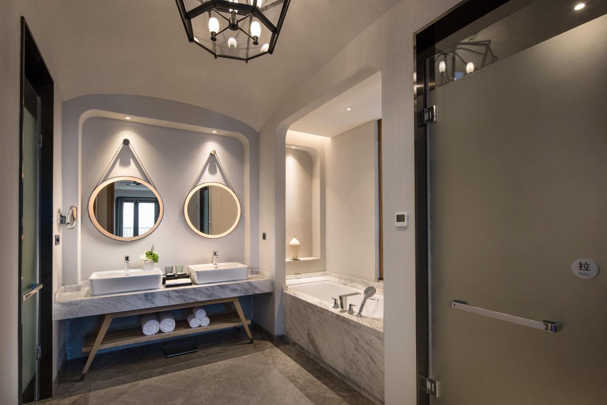 Crowne Plaza Qingdaoorientalmoviemetropolis By Ihg Ξενοδοχείο Εξωτερικό φωτογραφία