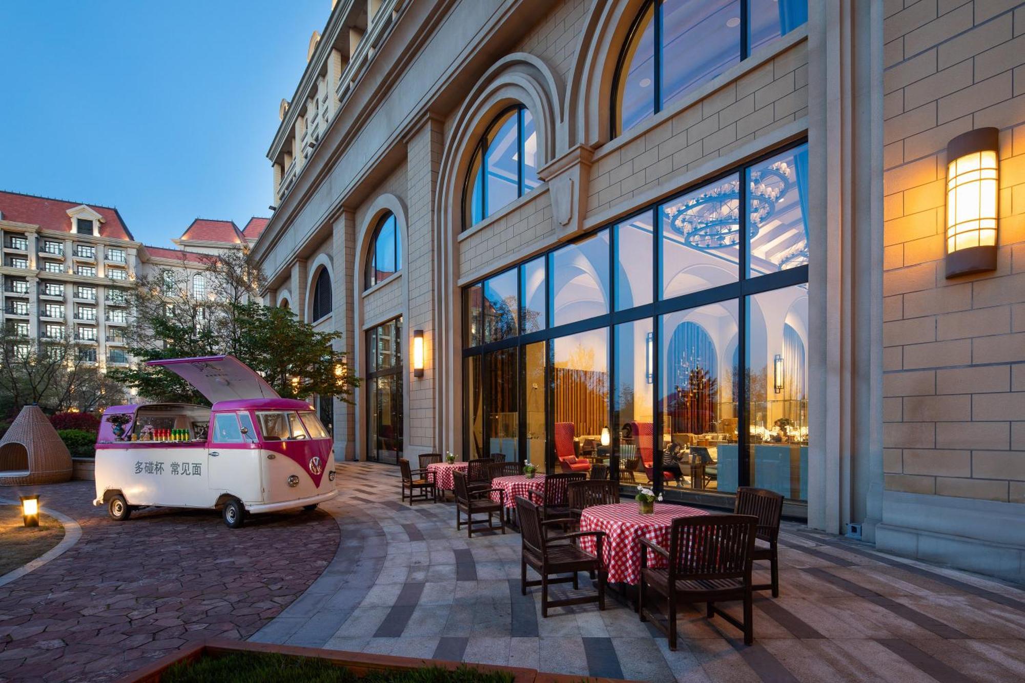 Crowne Plaza Qingdaoorientalmoviemetropolis By Ihg Ξενοδοχείο Εξωτερικό φωτογραφία